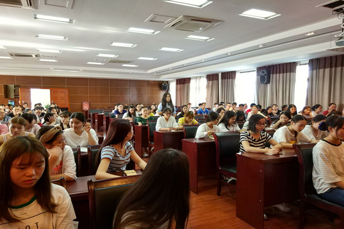 座谈会2.jpg